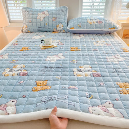 Winter Milk Velvet Mattress Toppers Thicken Quilted Bedsheet Student Bedspreads Washable Mattress Cover Queen Bedding Coverlets