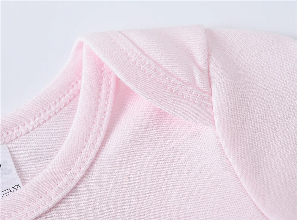 2025 solide weiße Babykleidung Kurzarm Baumwolle Baby Mädchen Jungen Body Neugeborenen Körper Bebe 0-24 Monate Säuglingsoverall