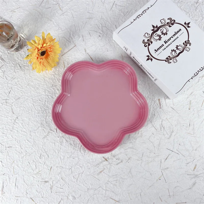 Plum Blossom Plate Flower Shaped Flower Plate Fruit Plate Solid Color Fashion Home Plum Blossom Plate.
