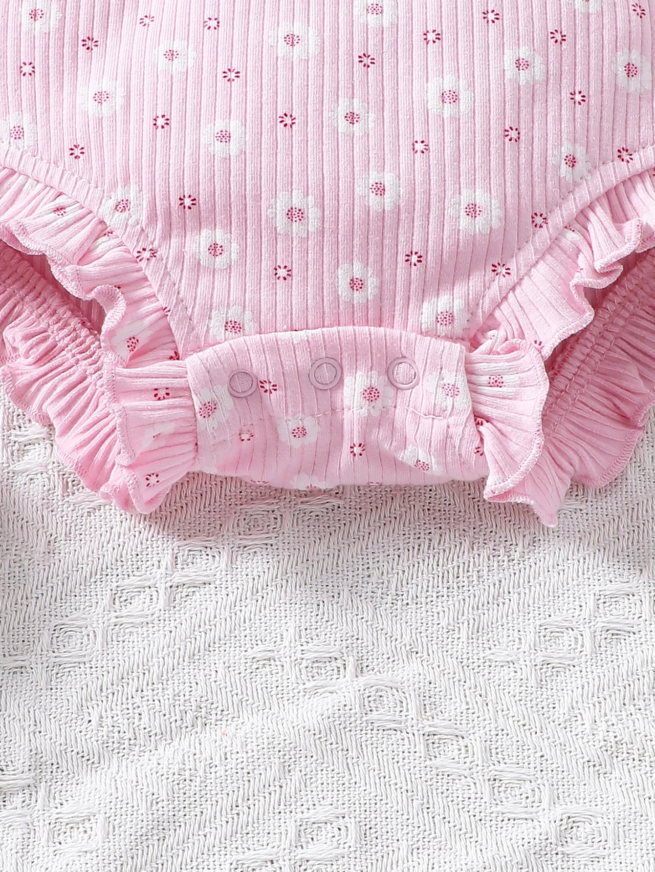 2-teiliger Sommer-Overall für Babys mit Rundhalsausschnitt, Schmetterlingsärmel-Design, süßer, süßer und lebhafter Overall im Prinzessinnen-Stil für Neugeborene.