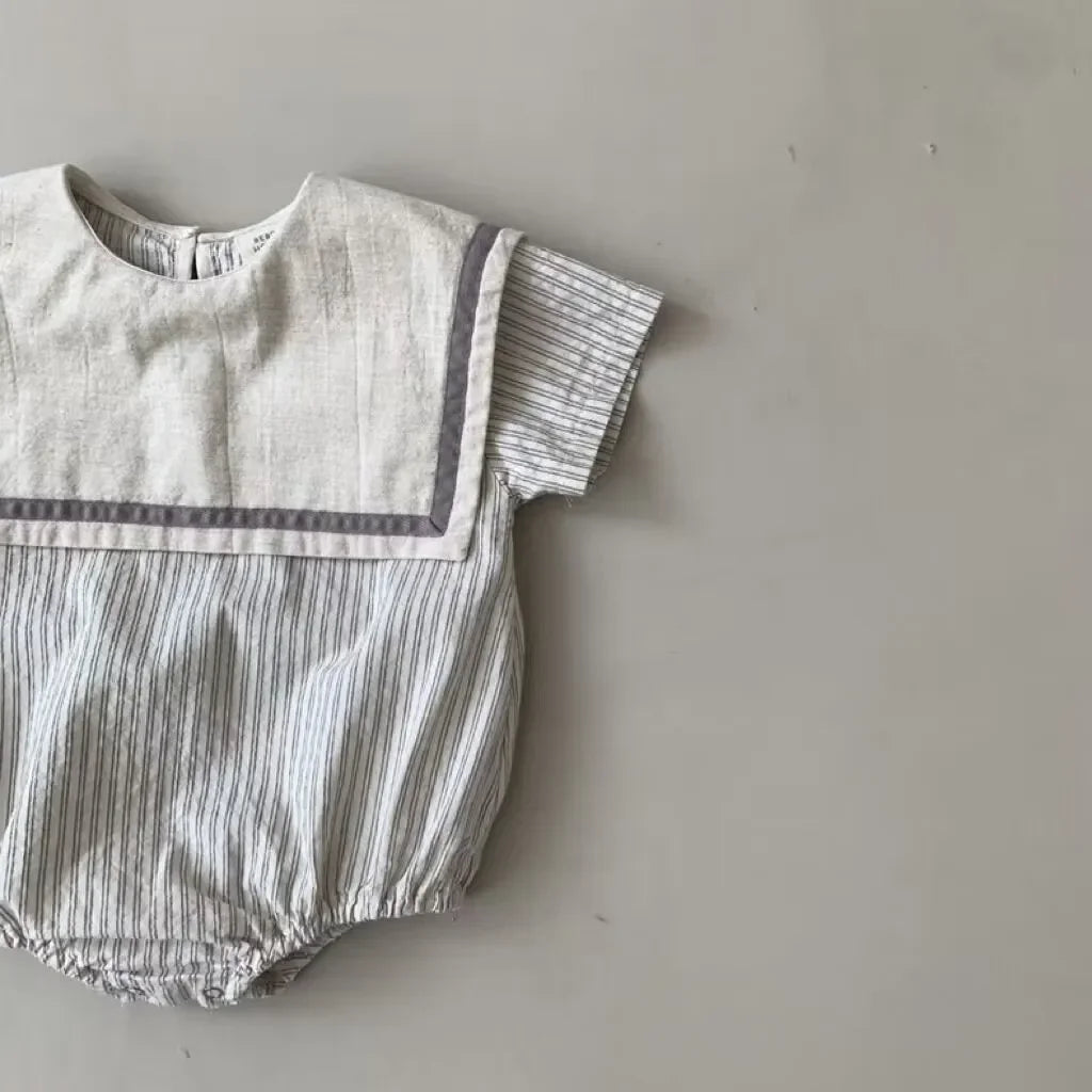 6754 koreanische Neugeborenen Kleidung Sommer neue Marine Revers vertikale Streifen Jungen einteilige Kleidung lässige Mädchen Kletter kleidung.