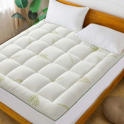 WQSPRING Aloe Vera Mattress Protector Soft Breathable Lightweight Comfortable Skin-Friendly Mattress Cover for Allergy Sufferers.