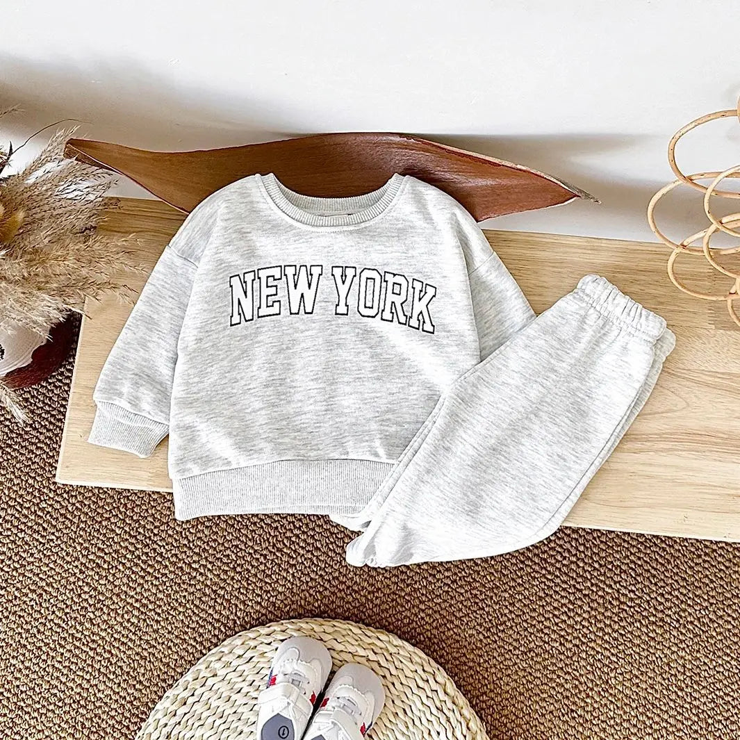 Infant Baby Set Frühling Herbst Brief New York Drucken Neugeborenen Top + Unten Baumwolle Sport kinder Mode Neue Baby Kleidung 0-3Y.