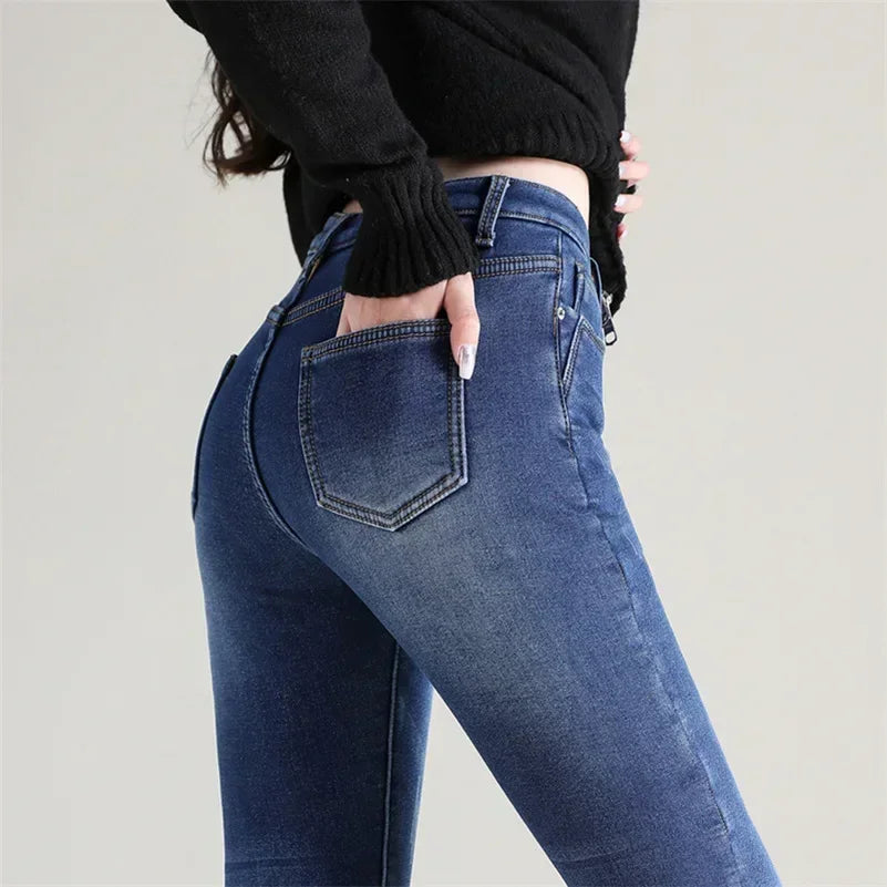 Frauen Thermische Dünne Jeans Mom Winter Warme Plüsch Stretch Jeans Dame Fleece Schnee Denim Hosen Student Bleistift Gerade Bein Hosen
