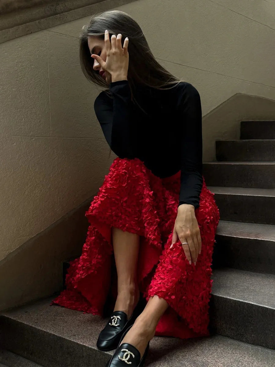 Light Luxury Evening Skirt Autumn Winter Women's Slim Fit Loose Warm Embroidered Petal Side Split Design Temperament Skirt New