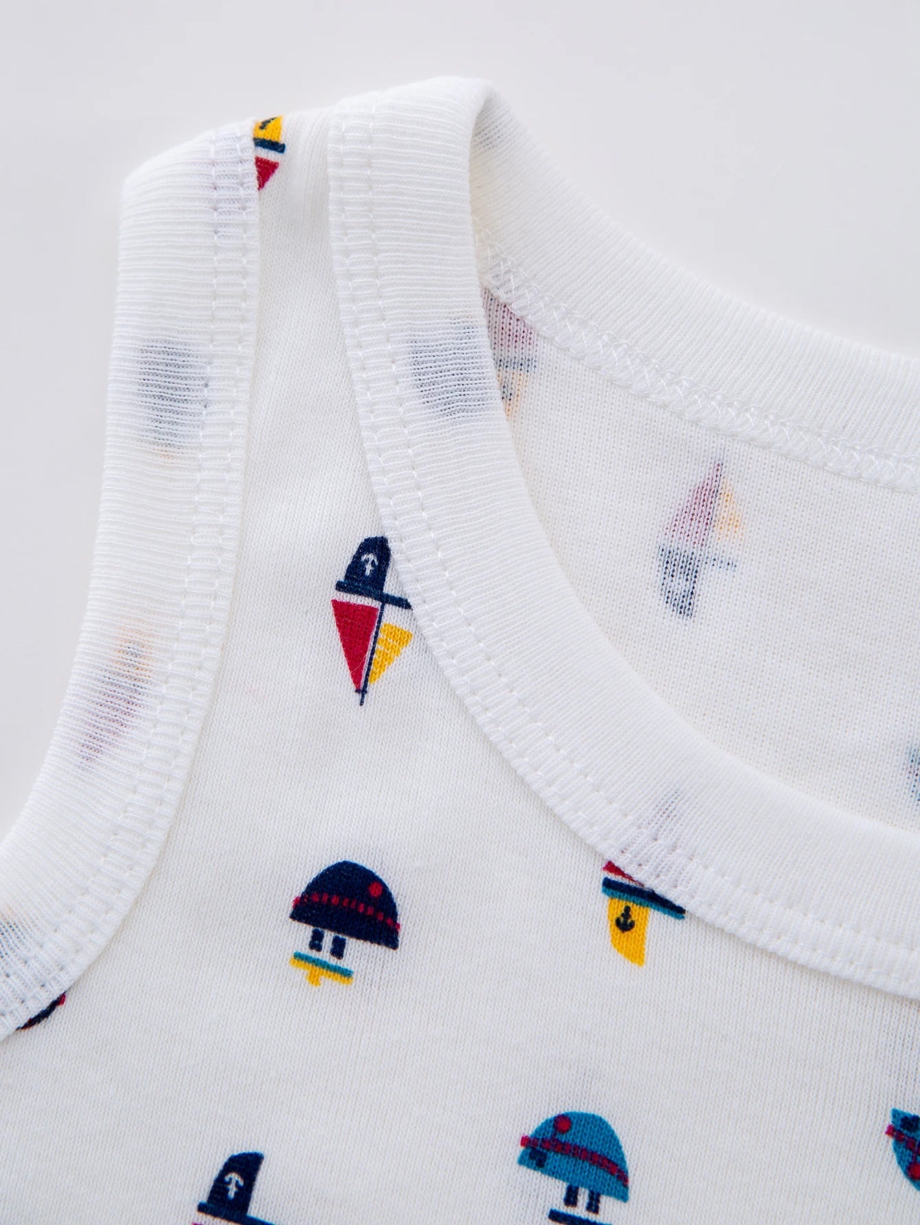 7 stücke Zufällige Neugeborenen Kleidung Casual Baumwolle Komfortable Sommer Jungen und Mädchen Ärmellose Dreieck overall kinder Zubehör.