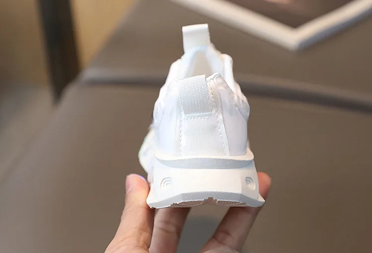 Baby Shoes2023 Spring Autumn New Boys and Girls Light Up Clunky Sneaker Small and Medium-sized Children's Soft Soled Baby Shoes.