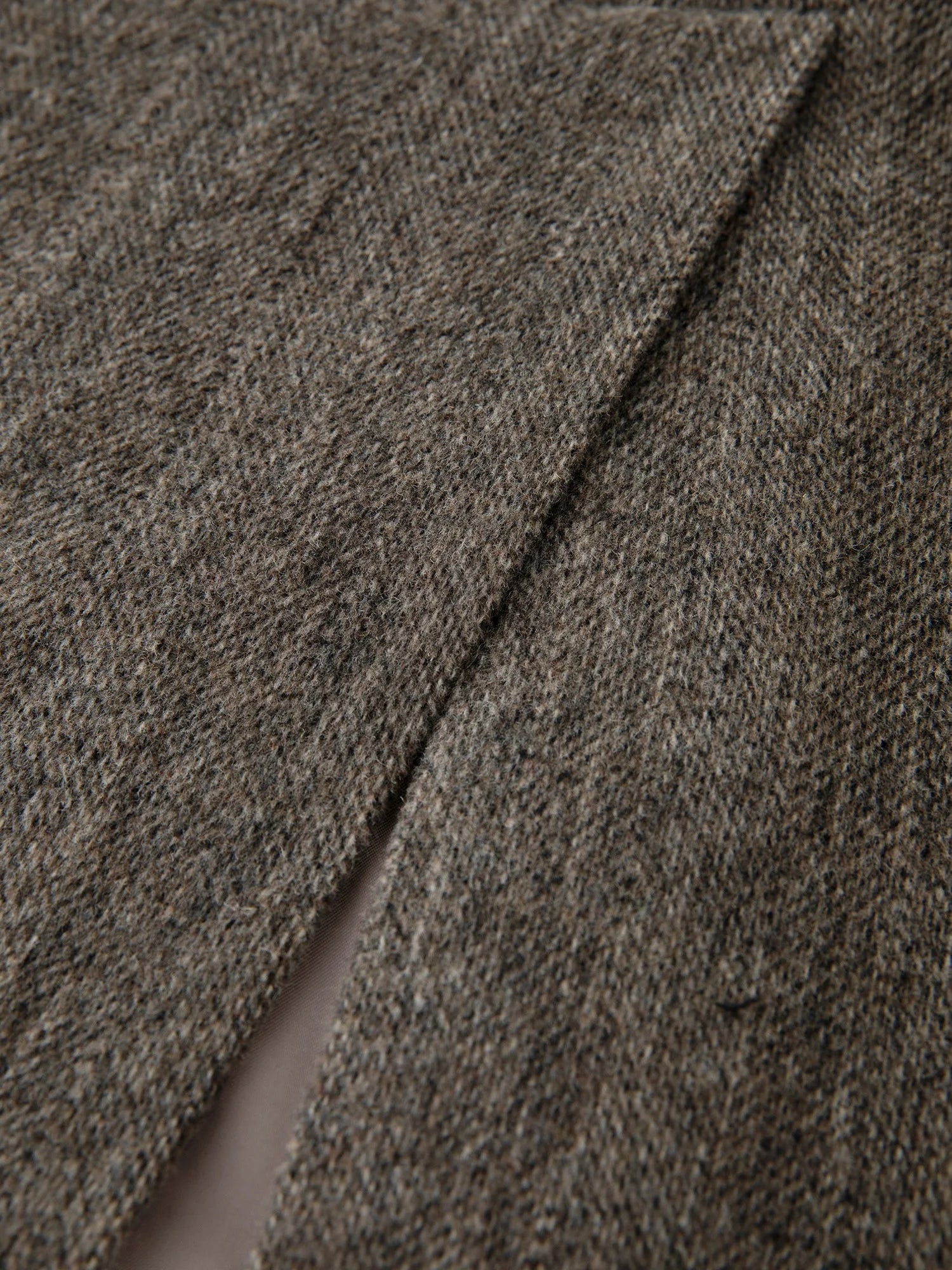 ZIQIAO Retro Mid-length Straight Skirt for Women 2025 Autumn and Winter New Slit Woolen Skirt Commuting Soft Warm British Style.