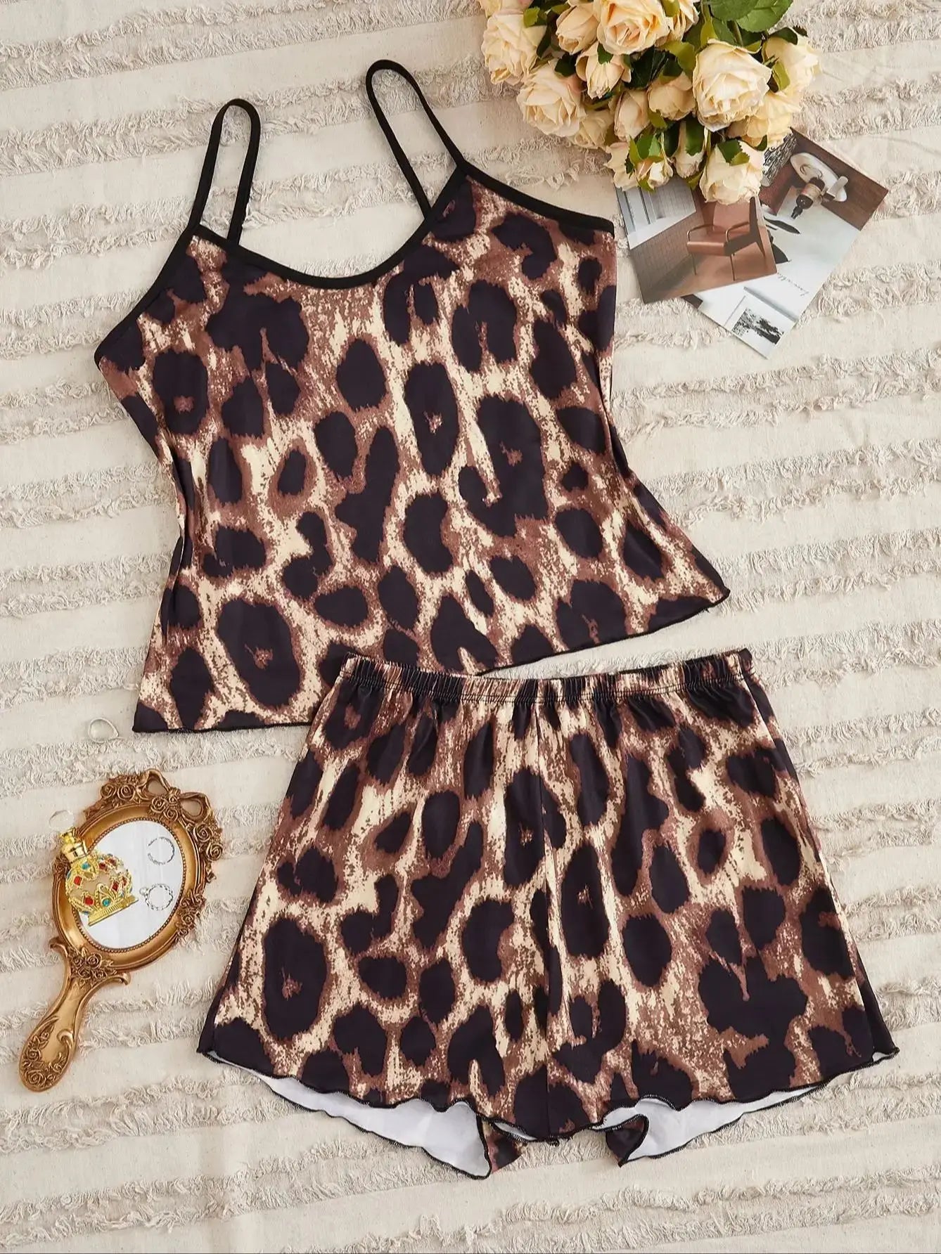 Damen-Pyjama-Set im neuen Stil, Heimkleidung, Leopardenmuster, Neckholder-Top, Shorts, lässiges Pyjama-Set.