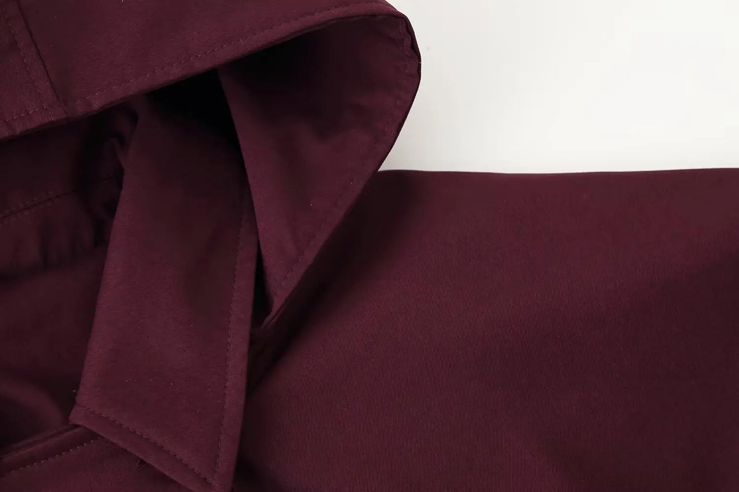 Frühjahr 2022, neue, vielseitige, einreihige, langärmlige Windjacke mit Kapuze und Tasche für Damen.