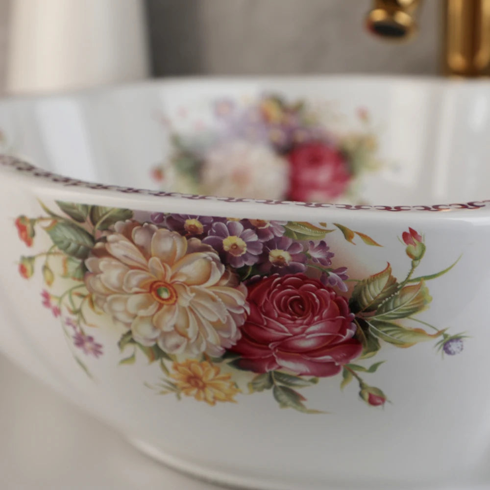 Kemaidi Keramik Bad Bar Waschtisch Waschbecken Wasserhahn Combo Blumen stil weiß über Theke Schüssel mit goldenen Mixer Wasserhähnen