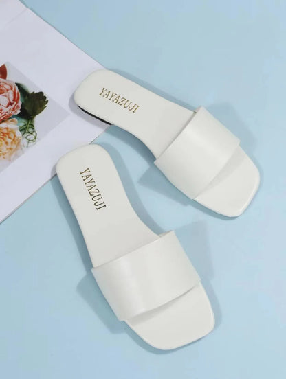 Women Fashion Sandals 2025 New Summer Flat Shoes Square Toe Slip-on Girls Indoor Street Slippers Plus Size Beach Slides