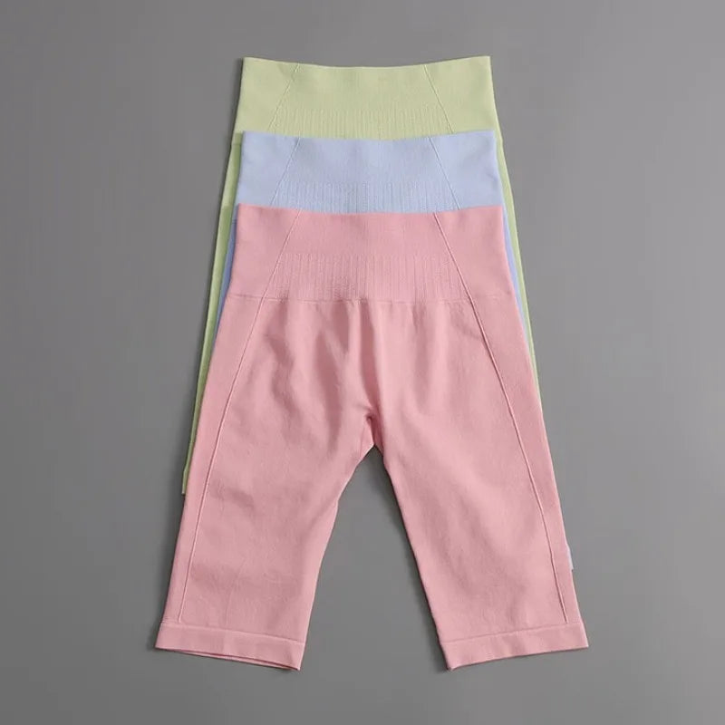 Women's High-Waisted Yoga Shorts Butt-Lifting Gym Running Shorts with Naked Sensation Workout Seamless Activewear for Training.