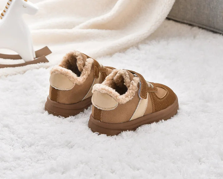 2025 Winter New Pulsh Fashion Trend Casual Sports Shoes for Childrens Anti Slip Warm Boys' Shallow Mouth Versatile Snow Sneakers.