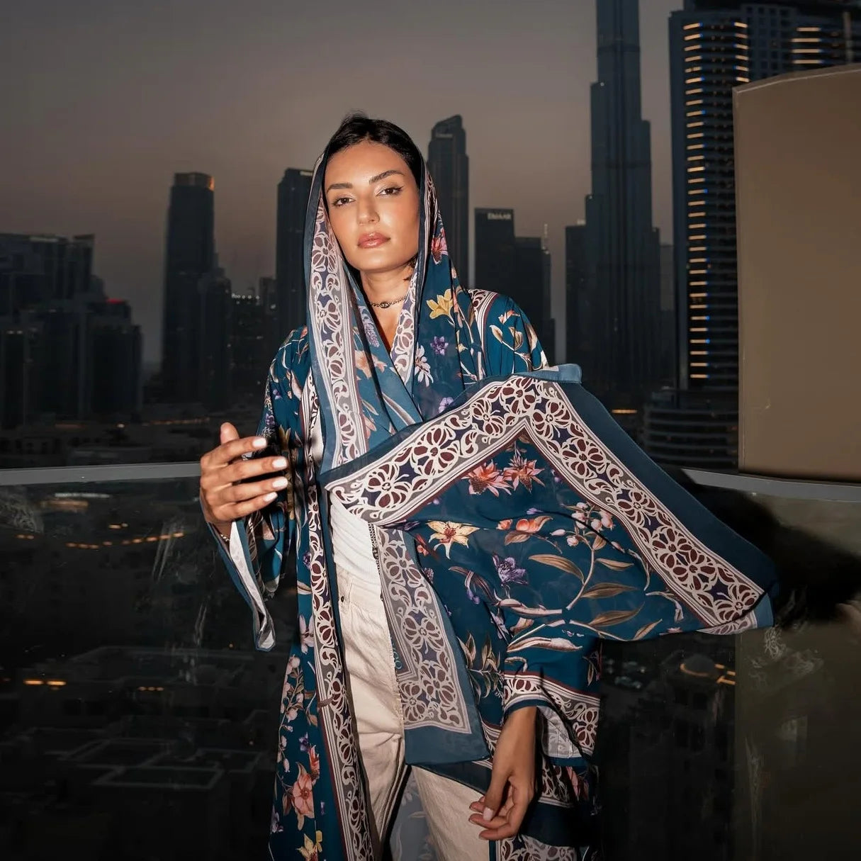 2025, Sommer-Strickjacke mit arabischem Blumenmuster für muslimische Frauen, elegante Dubai-Hijab-Abaya mit innerem islamischem Urlaubsoutfit, neues Türkei-Kleid.