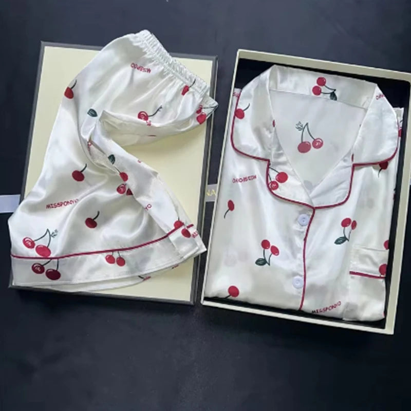 Zweiteiliges Pyjama-Set mit Kirschdruck, Sommer-Pyjama mit künstlichem Fleck, modische Heimkleidung, lässige Damen-Shorts und Top-Set, Pyjama.