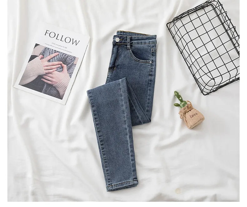 High-Waisted Slimming Jeans Women's Spring Summer New Style Outerwear Tight Fitting Elastic Waistline Legging Shoes.