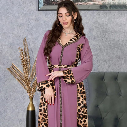 Elegantes arabisches Frauen-Partykleid, afrikanischer V-Ausschnitt, Leopardenmuster, langärmelig, Abaya, modische muslimische Dame, Urlaubskleid, islamische Kleidung.