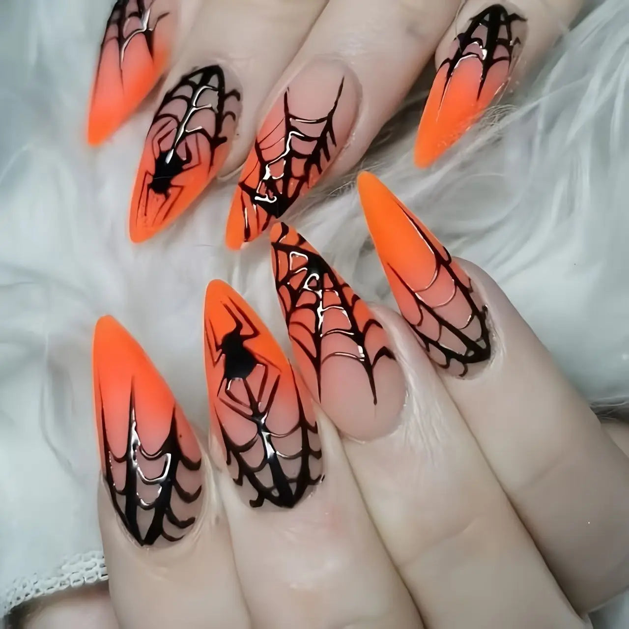 24pcs Sliver Spider Design Fake Nail Halloween Gothic Punk False Nail Tips Wearable European Heavy Metal Almond Press on Nails.