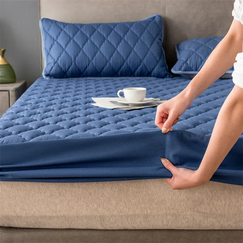 Home Mattress Cover Waterproof Thickened Quilted Waterproof Bed Cover Breathable Mattress Protector Fitted Sheet No Pillowcases.