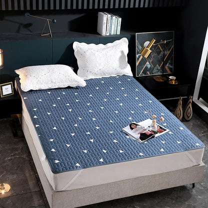 Sandwich Cotton Quilted Waterproof Bed Pad Elderly and Children Bed Protectors Pads Non-slip Anti Dust Skin-friendly Bed Cover