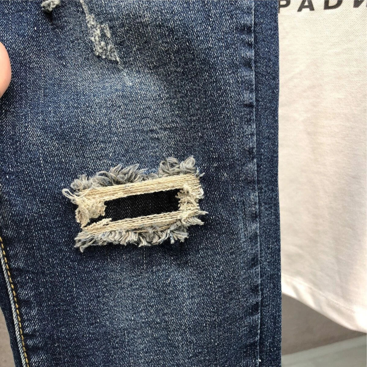 Cropped Jeans for Men Ripped Trousers Broken Korean Fashion Torn Kpop Stacked Trend 2025 Cheap Style with Holes Man Cowboy Pants.