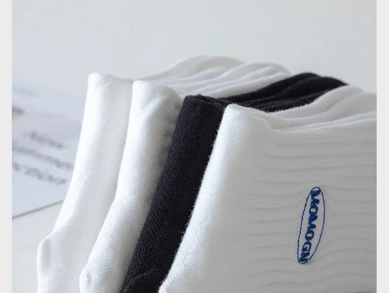 4 Pairs of Men's and Women's Cotton Socks, Four Seasons Anti-odor Running, Sports Sweat-absorbing Embroidery Cotton Socks.