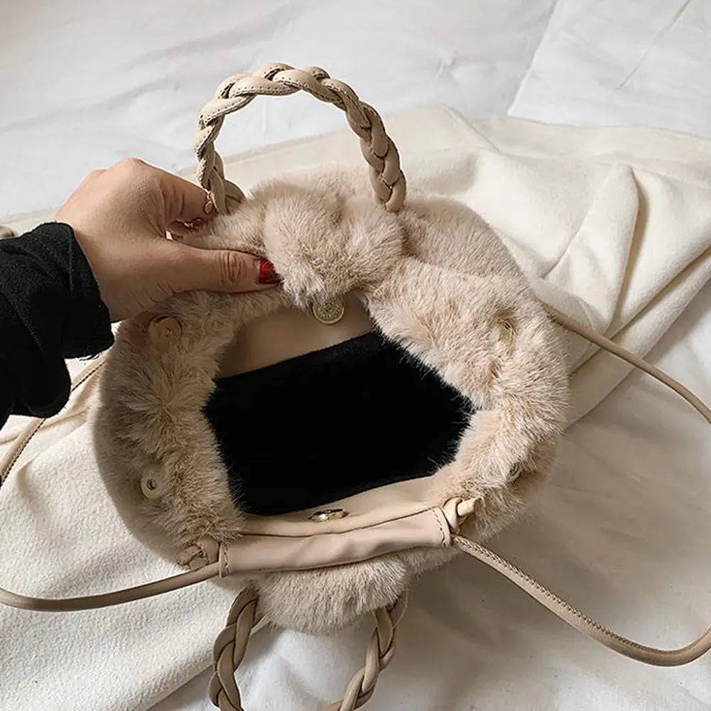 Cute Pumpkin Bag 2025 Autumn And Winter New Fashion Cloud Crossbody Bag Niche Design Sweet Girl Handbag.