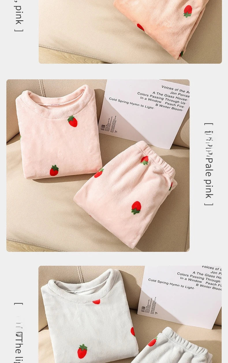 Warme Damen-Nachtwäsche für den Winter, bedruckt, Erdbeere, O-Ausschnitt, Korallensamt-Pyjama, Loungewear, zweiteiliges Set, süße Damen-Pyjamas.