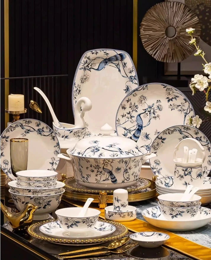 Blue Peacock Bone China Dining Plate Blue and White Kitchen Tableware Flower Ceramic Tableware Home Dining Bar Main Course Plate.