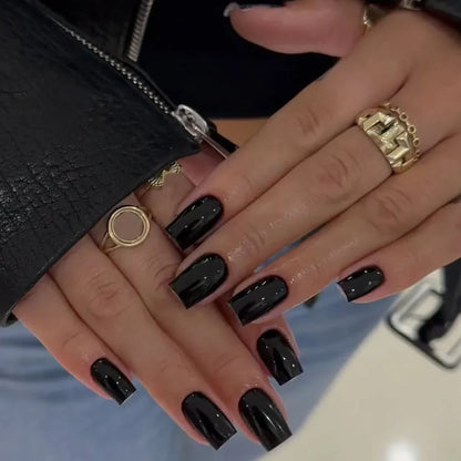 Classic Simple Glossy Solid Color Black Red Blue Green White Short Fake Nails Art False Nails Charm Press on Nails Manicure Tool.