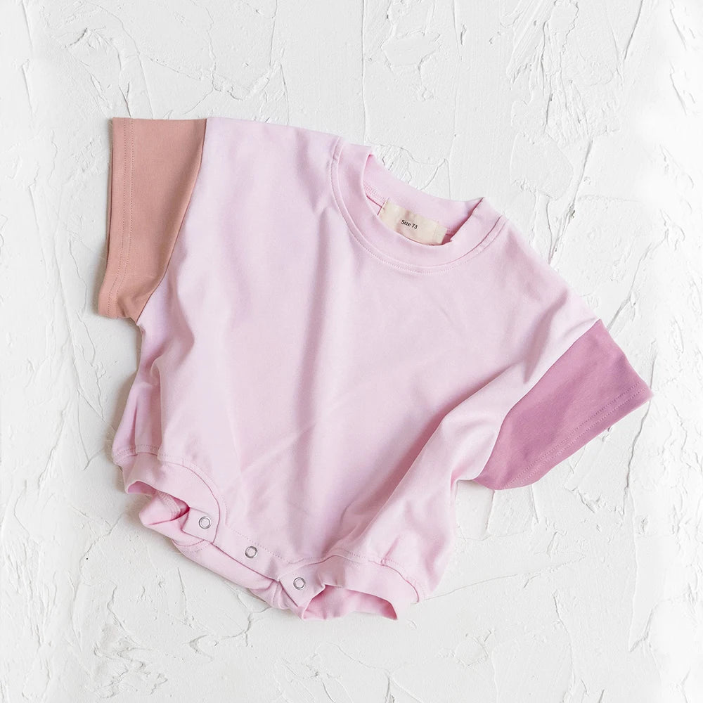 2023 sommer Neugeborenen Baby Jungen Mädchen Übergroßen Strampler Kleidung 0-24M Patchwork Farbe Baumwolle Kurzarm Body Grundlegende overalls.