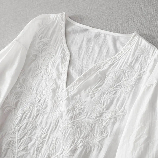 Neuankömmling 2024 Sommer Kunst Stil Frauen Kurzarm V-Ausschnitt lockeres Kleid Vintage Stickerei solide weiße A-Linie lange Kleider.