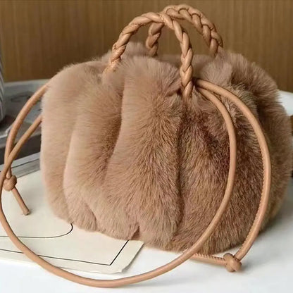 Cute Pumpkin Bag 2025 Autumn And Winter New Fashion Cloud Crossbody Bag Niche Design Sweet Girl Handbag.