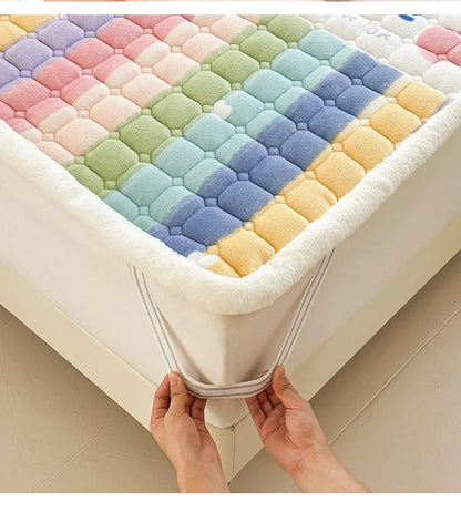Winter Soft Thick Flannel Mattress Toppers Dormitory Single Double Bedspread Warm Bed Sheets Mattress Cover Fold Tatami Thin Mat