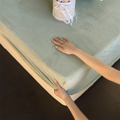 Soft Flannel Fitted Sheet for Winter, Fleece Mattress Protector, Cover with Elastic Band, Bed Linen, Solid Grey, 180x200cm, 1Pc.