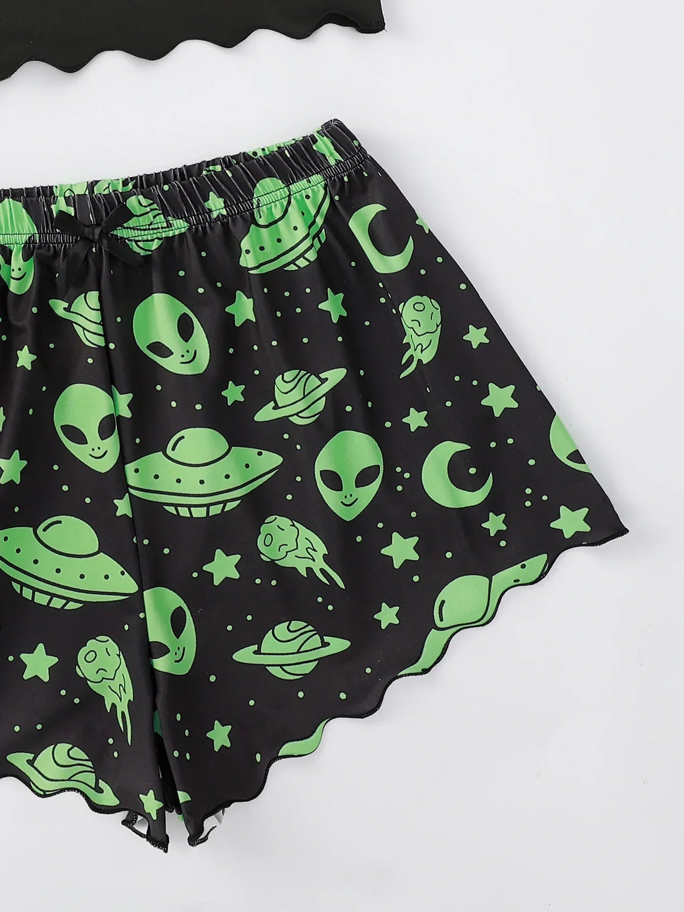 Sommer-Pyjamas für Damen, sexy Alien-Druck, Schlinge, Nachtwäsche, V-Ausschnitt, Pyjama, Homewear, ärmellos, niedliches Top und Shorts-Sets.