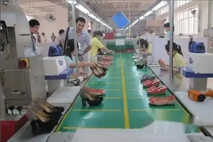 Women Platform Slippers Women Shoes Designer Flat Sandals Outdoor Floral Sandals Ladies Beach Shoes Sandalias For women.