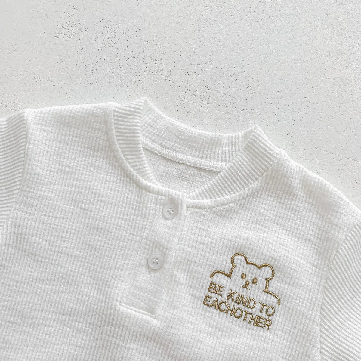 Baby Krabbeln Kleidung Sommer Kurzarm Cartoon Bär Brief Outfits Kinder Infant Bodys Baumwolle Ein Stück Klettern Anzug.