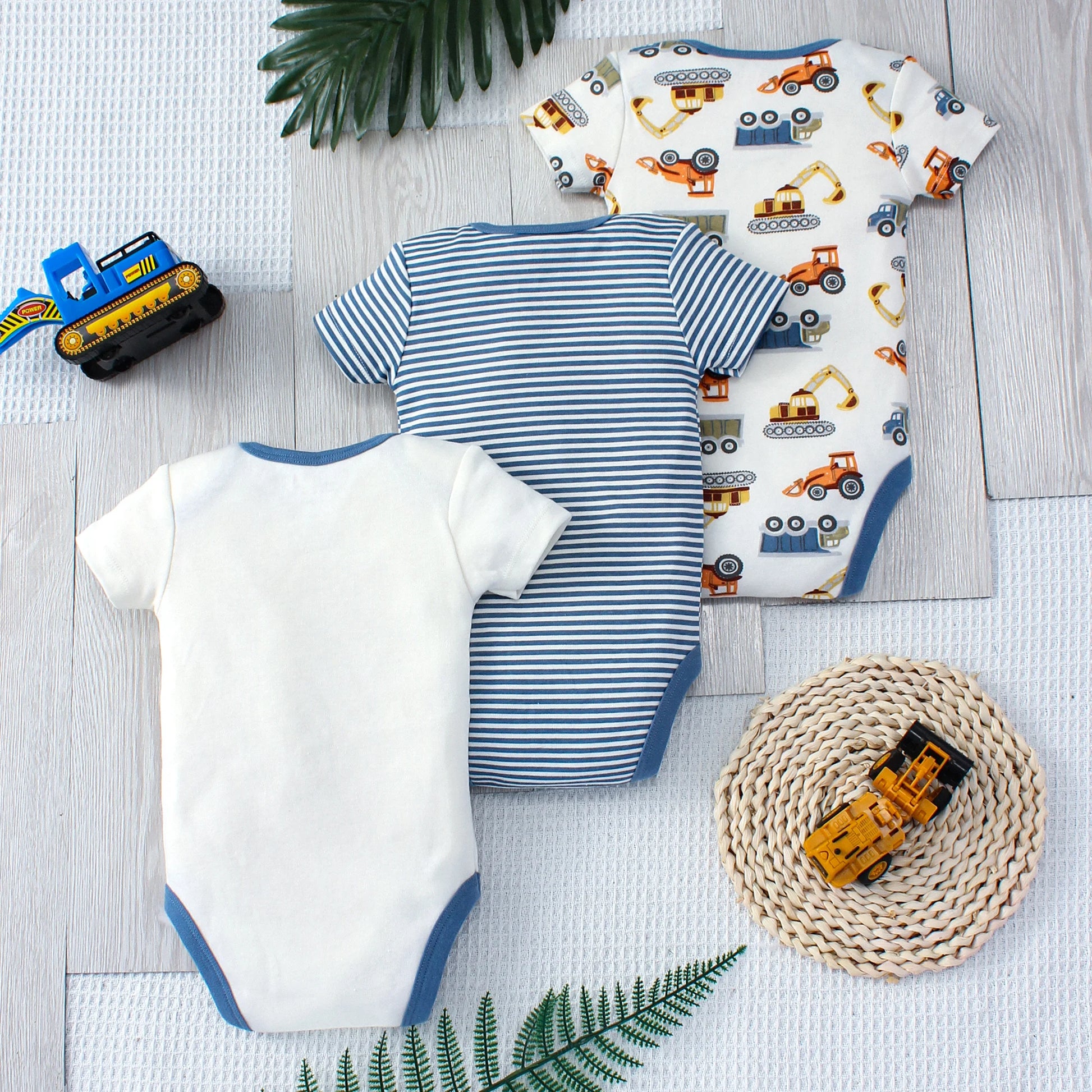 3PCS Sommer Jungen Baby Body Drei stück Set Cartoon Lkw und Streifen Muster Kurzarm Taste Design Dreieck body.