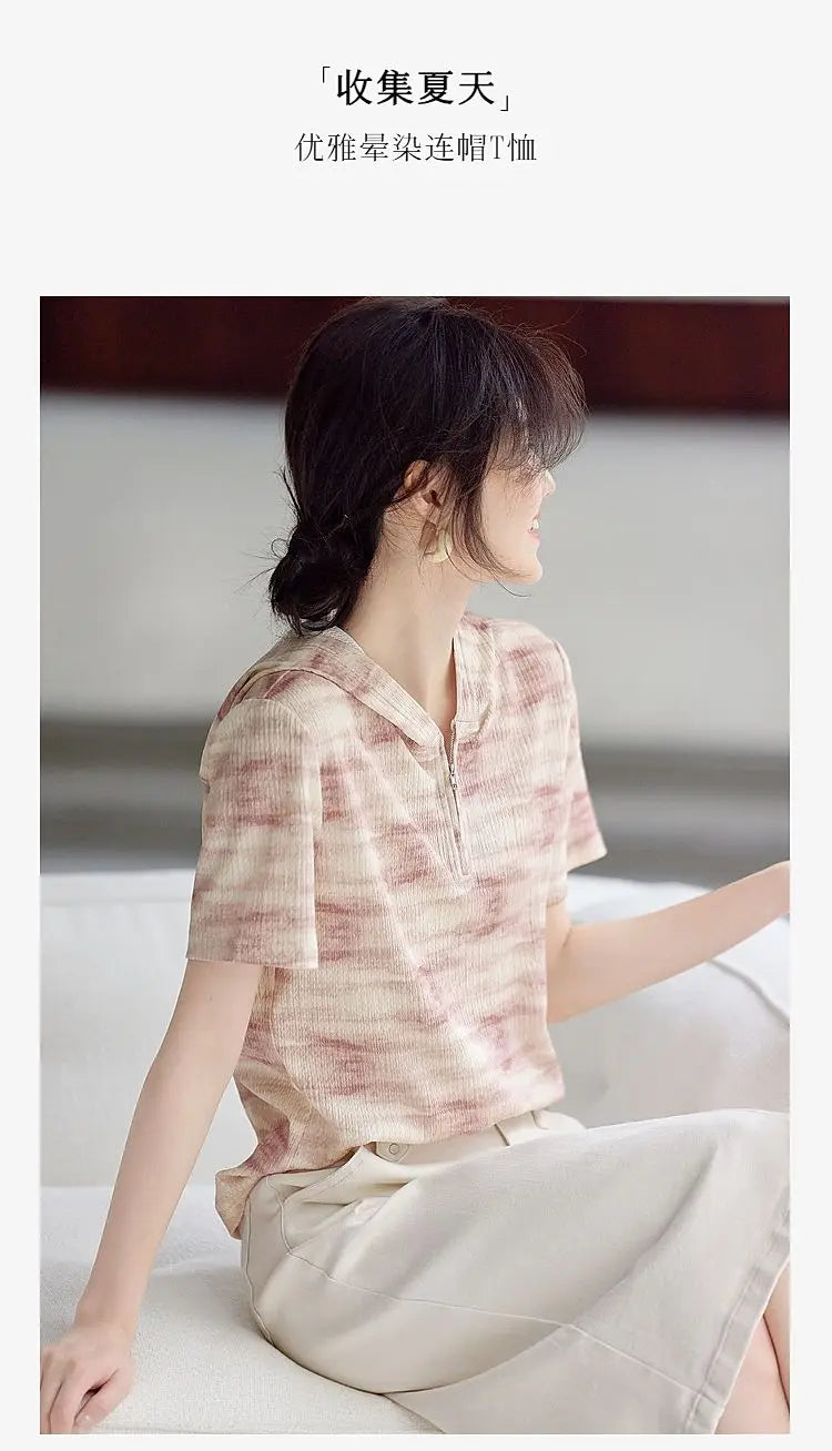 Elegant and Versatile Smudged Hooded T-shirt for Women's Simple Semi-zipper Casual Short-sleeved Top.