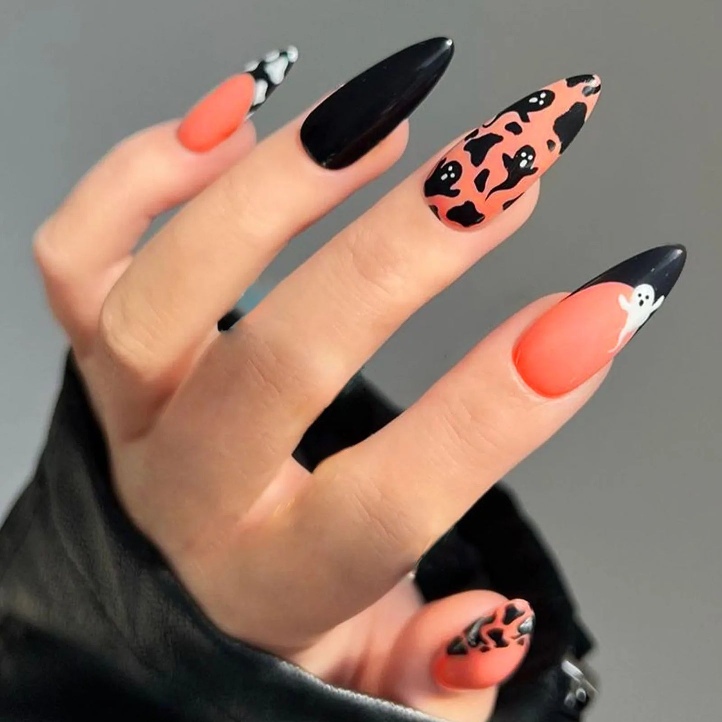 24pcs Glitter Pink Sequins Fake Nails 2025 Halloween Scary Skull Love Print False Nails Wearable European Ballet Press on Nails