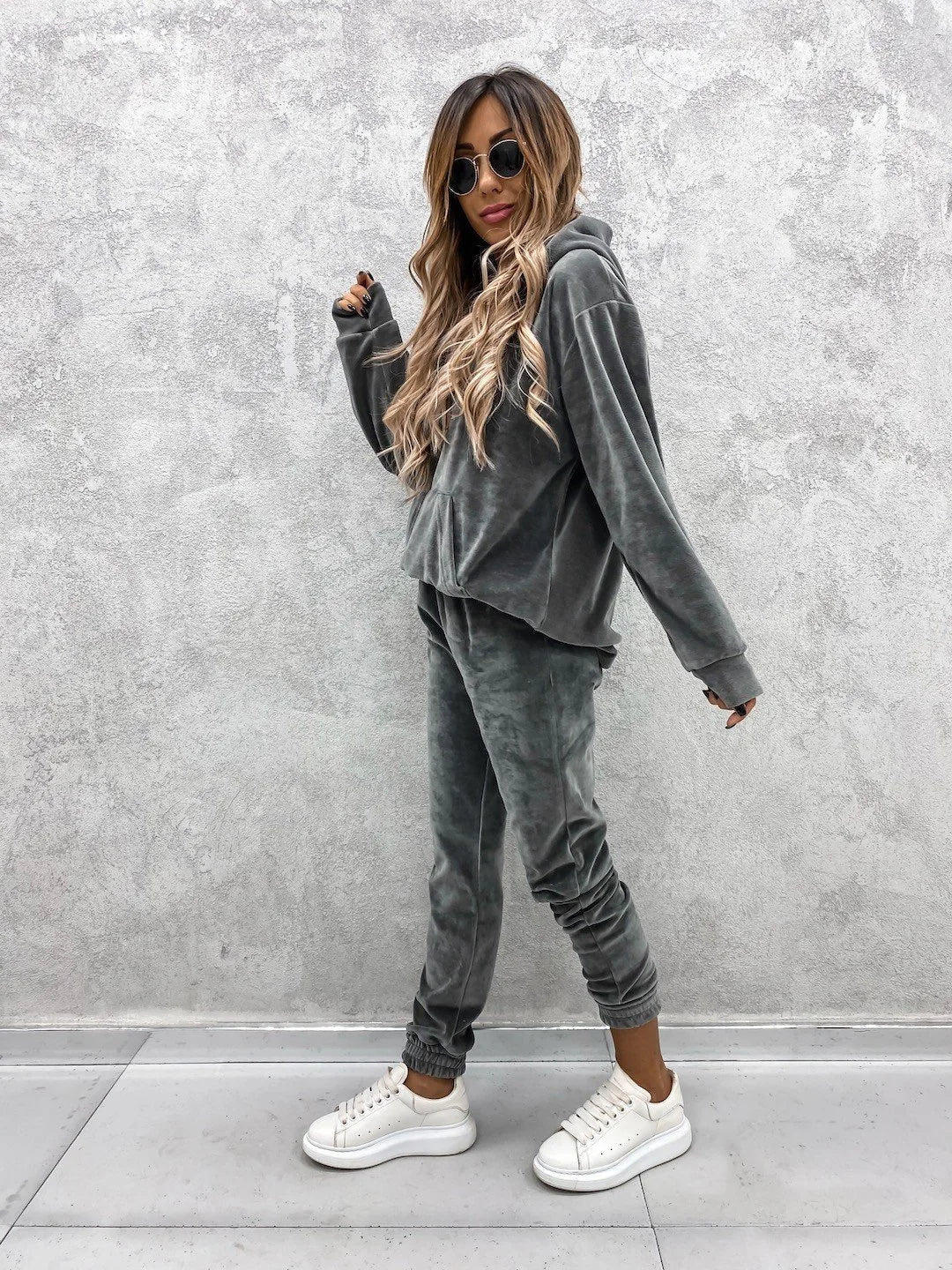 Autumn Winter Velvet Tracksuit Set Elegant Soft Pocket Pullover Top Female Loose Sweatsuit Pants Suit 2024 Two Piece Set Outfits.