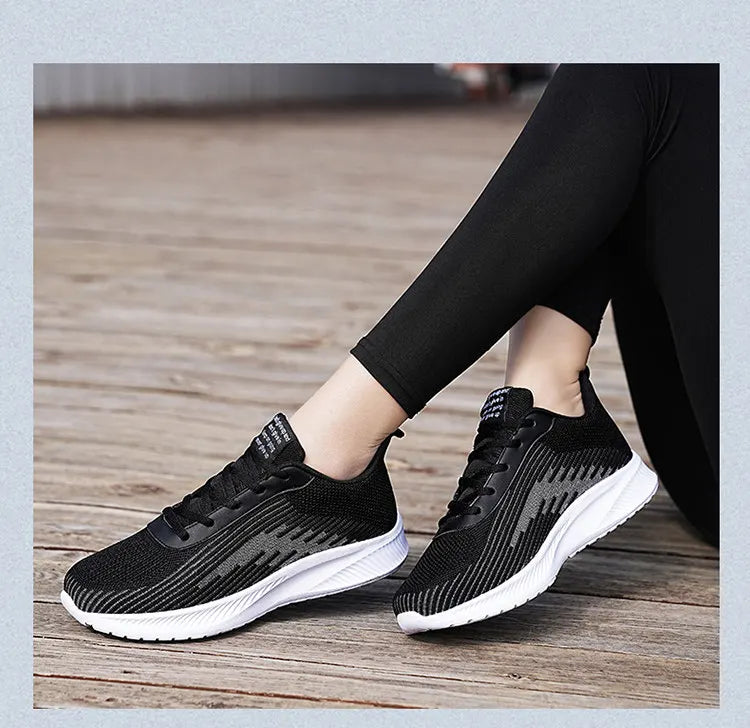 Summer Hot Sale Red Mesh Men Running Sneakers Big Size 47 Light Breathable Women Training Shoes Non-slip Sport Shoes for Man.