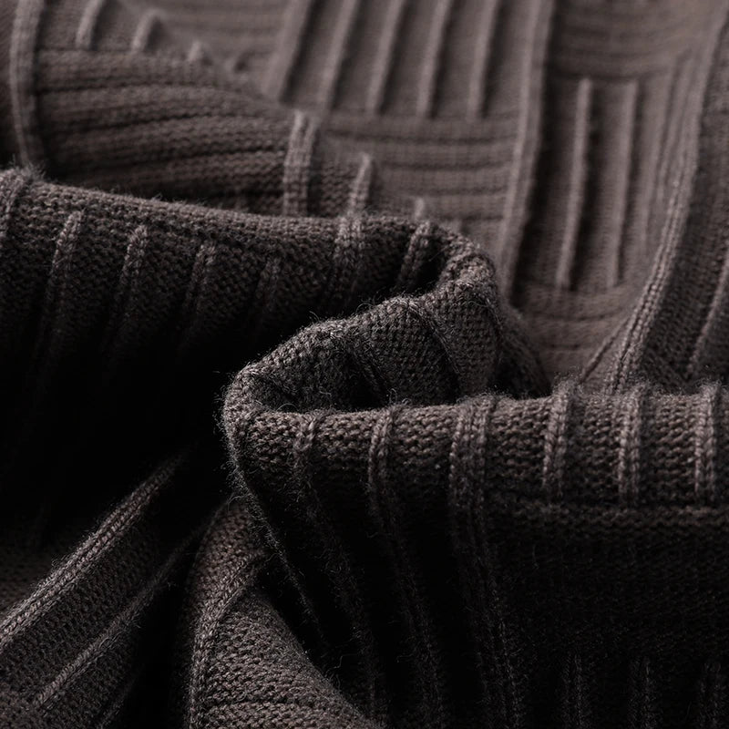 Luxury high-quality round neck exquisite plaid knitted sweater men's autumn and winter new casual warm comfortable pullover.