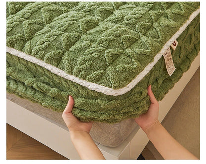 Milk Velvet Mixed With Cotton Home Bed Sheet Thickened Bed Cover Winter Velvet Mattress Coral Velvet Protective Bed Cover ZF606.