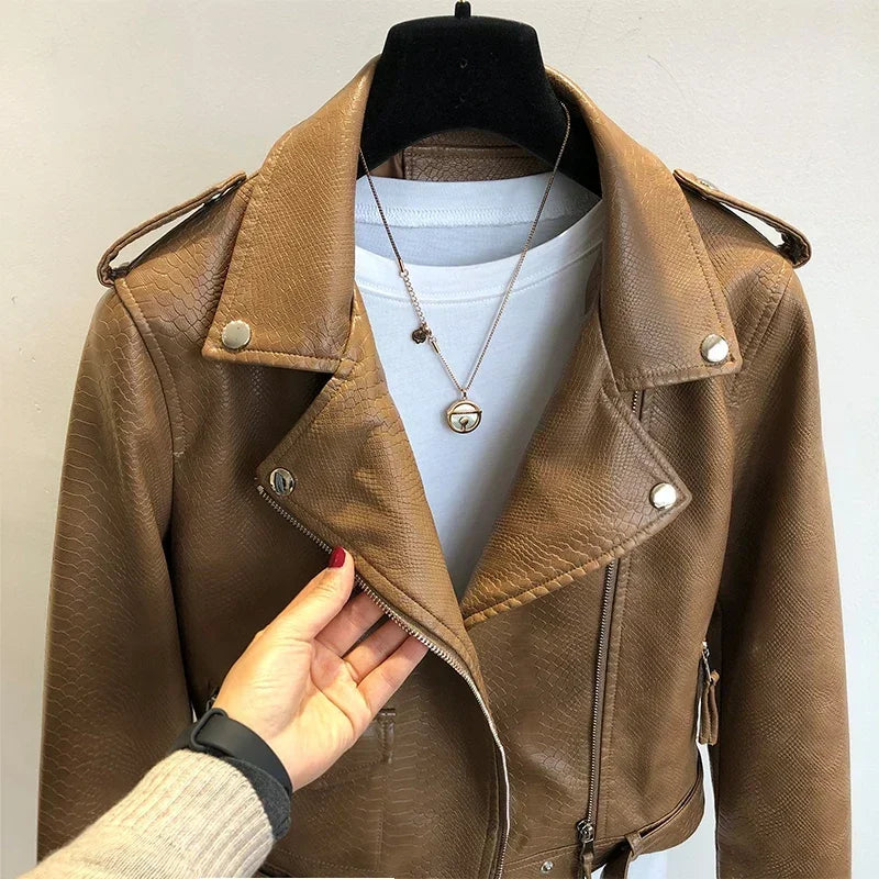 Dünne Jacke mit Gürtel Weibliche Streetwear Leder Mantel Biker Moto Frühling Herbst Frauen Faux Leder Jacke Oberbekleidung Neue Mode.