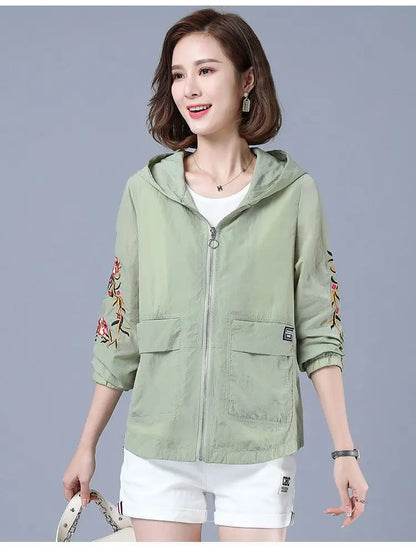 Sommerjacken für Frauen 2025, Oberbekleidung, cooler dünner Mantel, Mutter mittleren Alters, Kleidung, Korea, modische Damenbekleidung, Stickerei