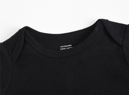 2025 Sommer Unisex Baby Body 0-24 Monate Kurzarm 100 % Baumwolle Weiß Schwarz Grau Design Säuglingskleidung.