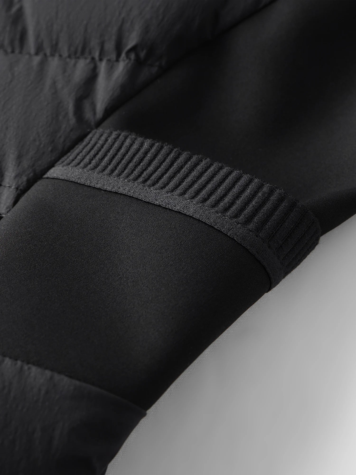 FSLE Patchwork Leichte Stretch-Strick-Kapuzenjacke 2025, Winter, Neuankömmling, schwarze kurze Daunenmäntel.